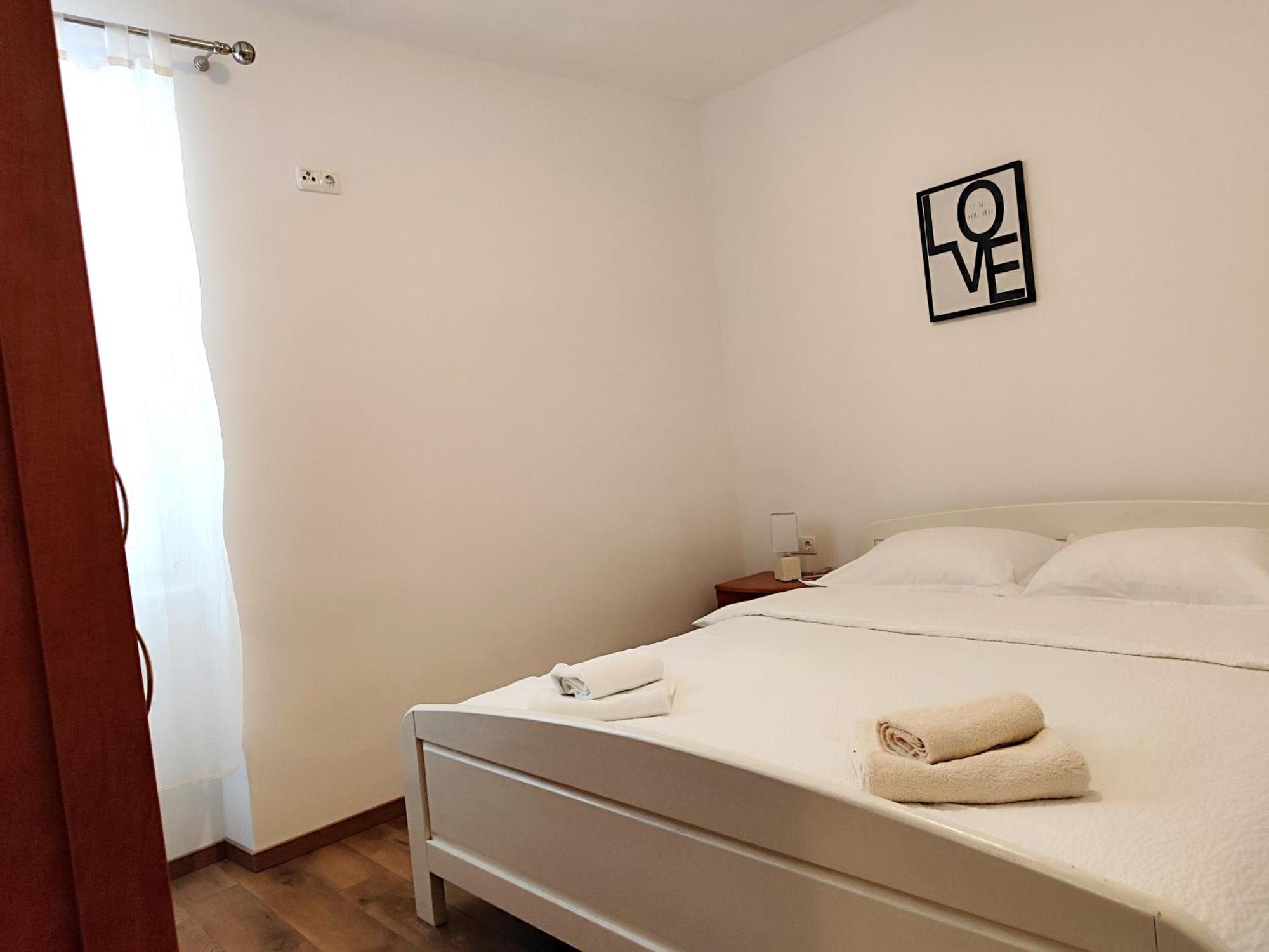 Daniel With Free Parking Apartment *