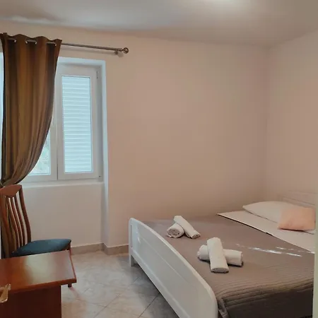 Apartman Daniel With Free Parking Mundanije Exterior foto